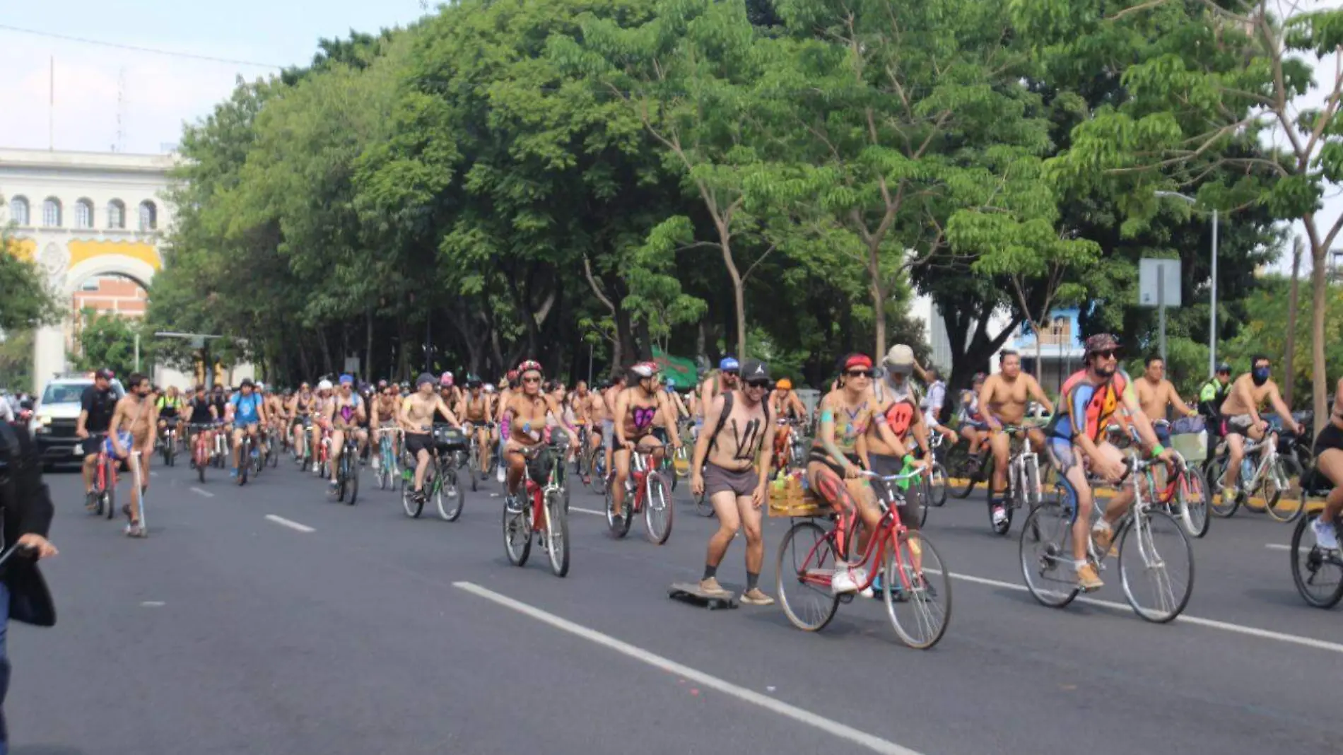 Rodada ciclista desnudos